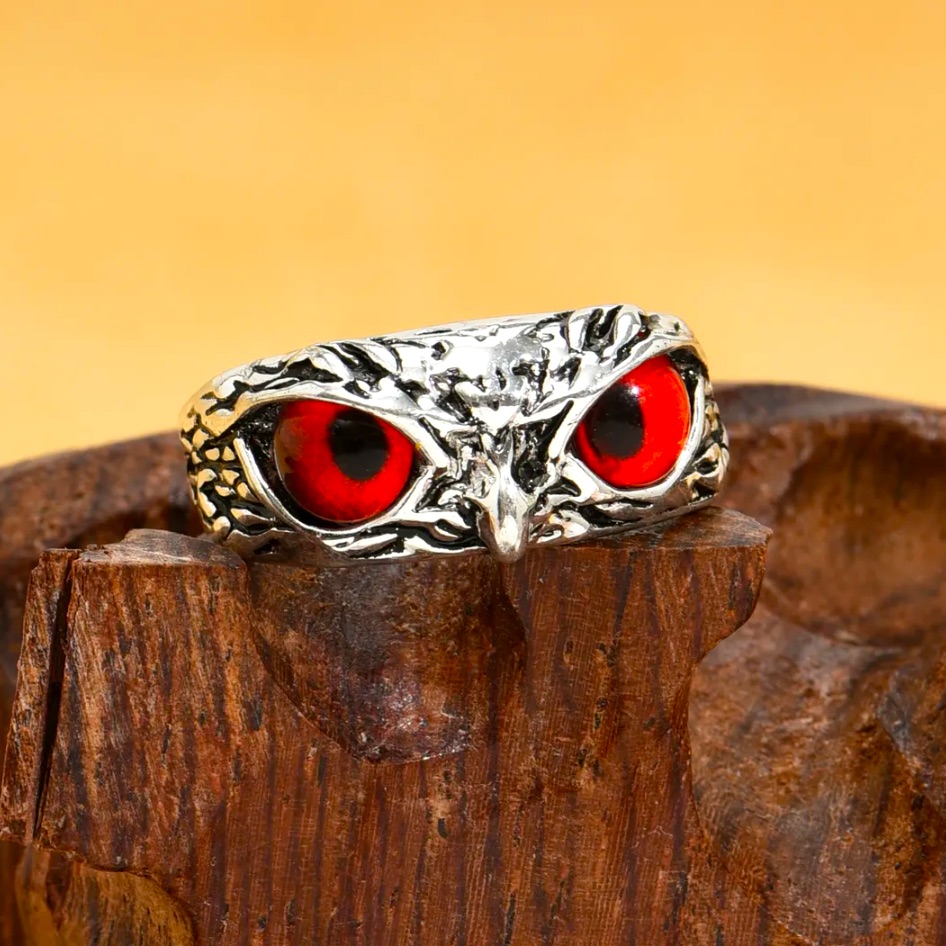 Brand New Red Demon Eye Antique Alloy Owl Ring